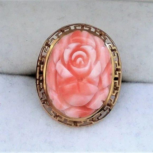 Vintage Designer 14K Gold Carved Angel Skin Pink Coral Rose Flower Cameo Ring